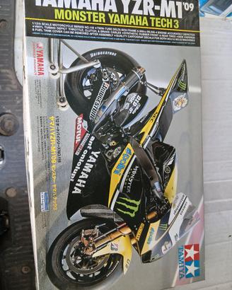 Tamiya kit 1/12 Yamaha YZR M1 2009 Monster 