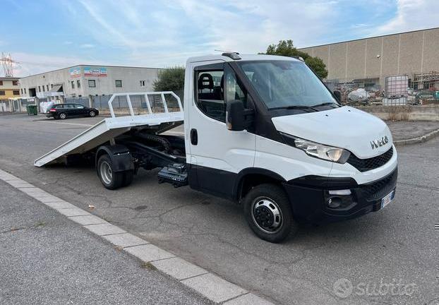 IVECO 35C15 ANNO 12/2017 CARROATTREZZI SCARRABILE