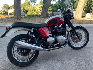 Triumph Thruxton  900