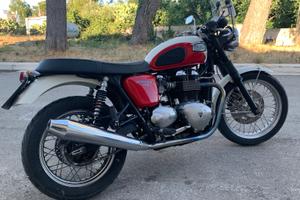 Triumph Thruxton  900