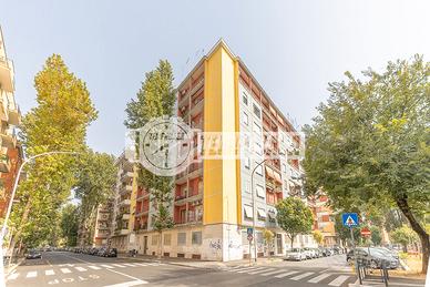 SAN PAOLO: AMPIO APPARTAMENTO RISTRUTTURATO CON BA