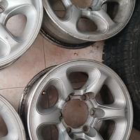 Cerchi fuoristrada in lega 15"