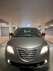 Lancia Ypsilon “EcoChic Gold” (Trattabile)