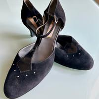 Scarpe eleganti nere scamosciate con tacco