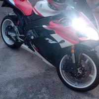 Yamaha R1 del 2007