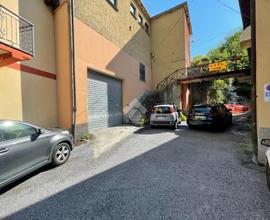 CAPANNONE A SAVIGNONE