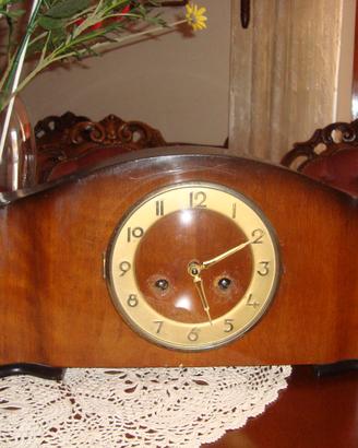 Orologio a pendolo da tavolo antico