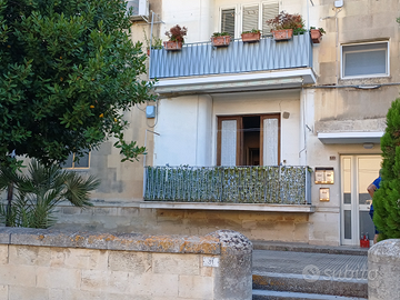 Casa a Maglie (LE) in Palazzina di tre piani
