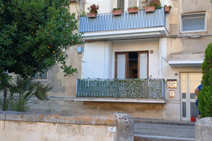 Casa a Maglie (LE) in Palazzina di tre piani