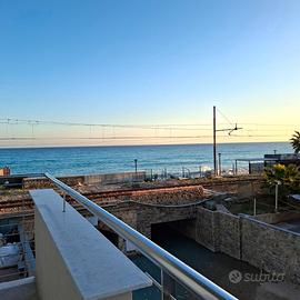 Bilocale sul mare a Pietra Ligure