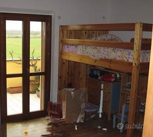 Letto a soppalco in pino massello