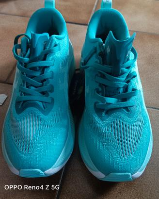 scarpe da ginnastica nuove