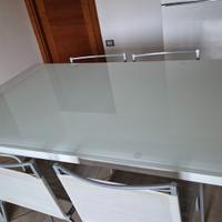 tavolo in vetro per cucina/soggiorno + sedie