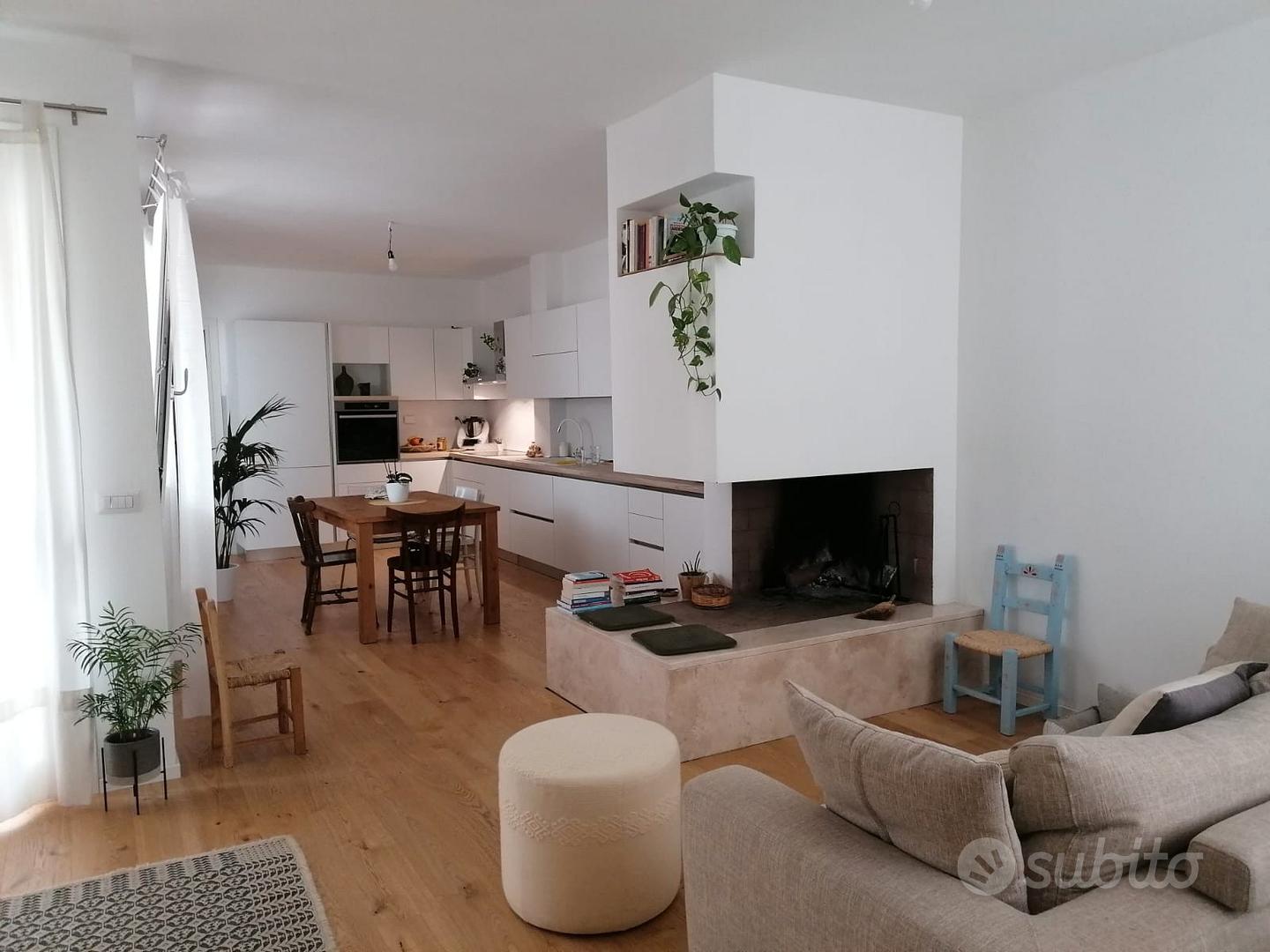 Subito RICCI CASE Casa indipendente con piccolo giardino Ville