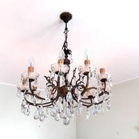 Lampadario vintage con gocce di cristallo