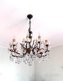 Lampadario vintage con gocce di cristallo