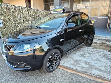 Lancia Ypsilon 1.0 FireFly 5 porte S&S Hybrid Gold