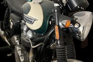 Triumph boneville t100