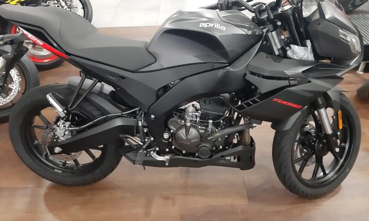 Aprilia Tuono 125