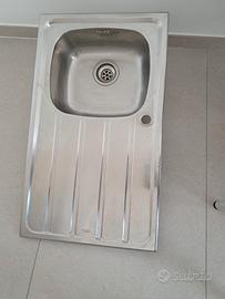 lavandino in  acciaio per cucina