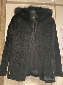 Pelliccia ecologica con cappuccio in pelo