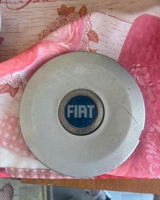 2. Borchie auto fiat punto originali fuori produzi