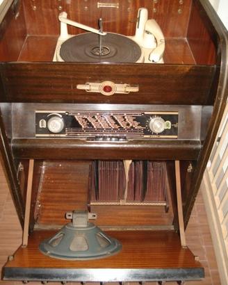 Radio giradischi mobile d'epoca