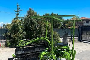 M81 Ranghinatore per fieno semovente diesel