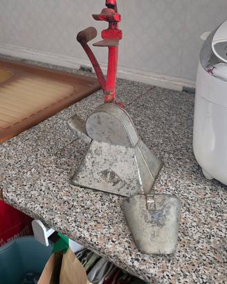 macchina per la pasta + macchina x pomodoro