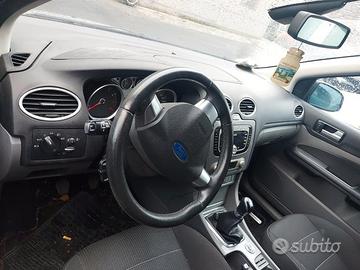 Ricambi interni ford focus 2011