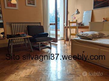 2 singole di fronte all'Ospedale Pierantoni