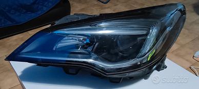 Faro sinistro Opel Astra 5 serie del 2019 in buoni