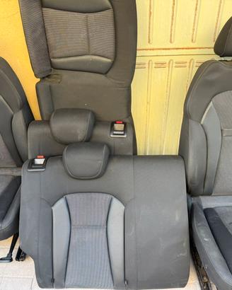 Interni completi di panelli porta e airbag Audi A1