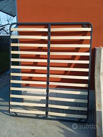 Rete matrimoniale a doghe in legno 