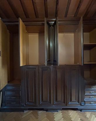 ARMADIO CLASSICO IN LEGNO MASSELLO