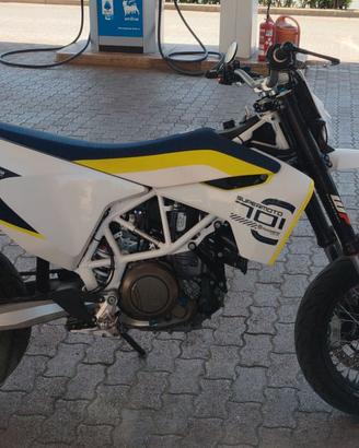HUSQVARNA 701 MOTARD