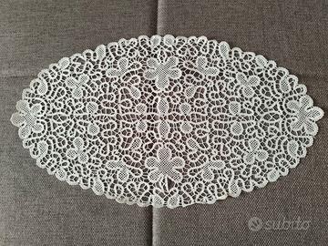 Tris di centrini antichi in pizzo di Cantù