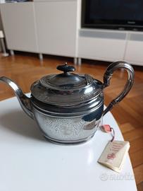 teiera in Sheffield epoca vittoriana 