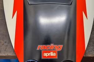 accessori moto unghia monoposto aprilia rsv r