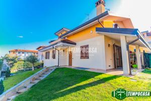 Villa a Bareggio Via Brughiera 5 locali