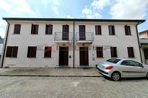 CAVARZERE: EDIFICIO RESIDENZIALE