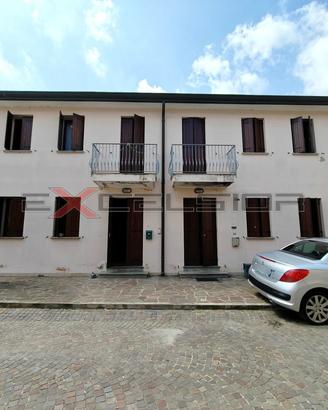 CAVARZERE: EDIFICIO RESIDENZIALE