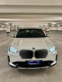 Bmw iX1 20e limited edition xline - full electric
