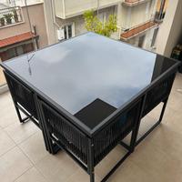 Tavolo da esterno + 4 poltroncine