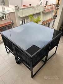 Tavolo da esterno + 4 poltroncine