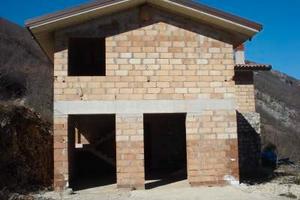 Terreni e rustici da completare