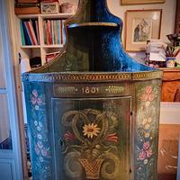 Credenza pensile ad angolo, legno, Svezia, 1801