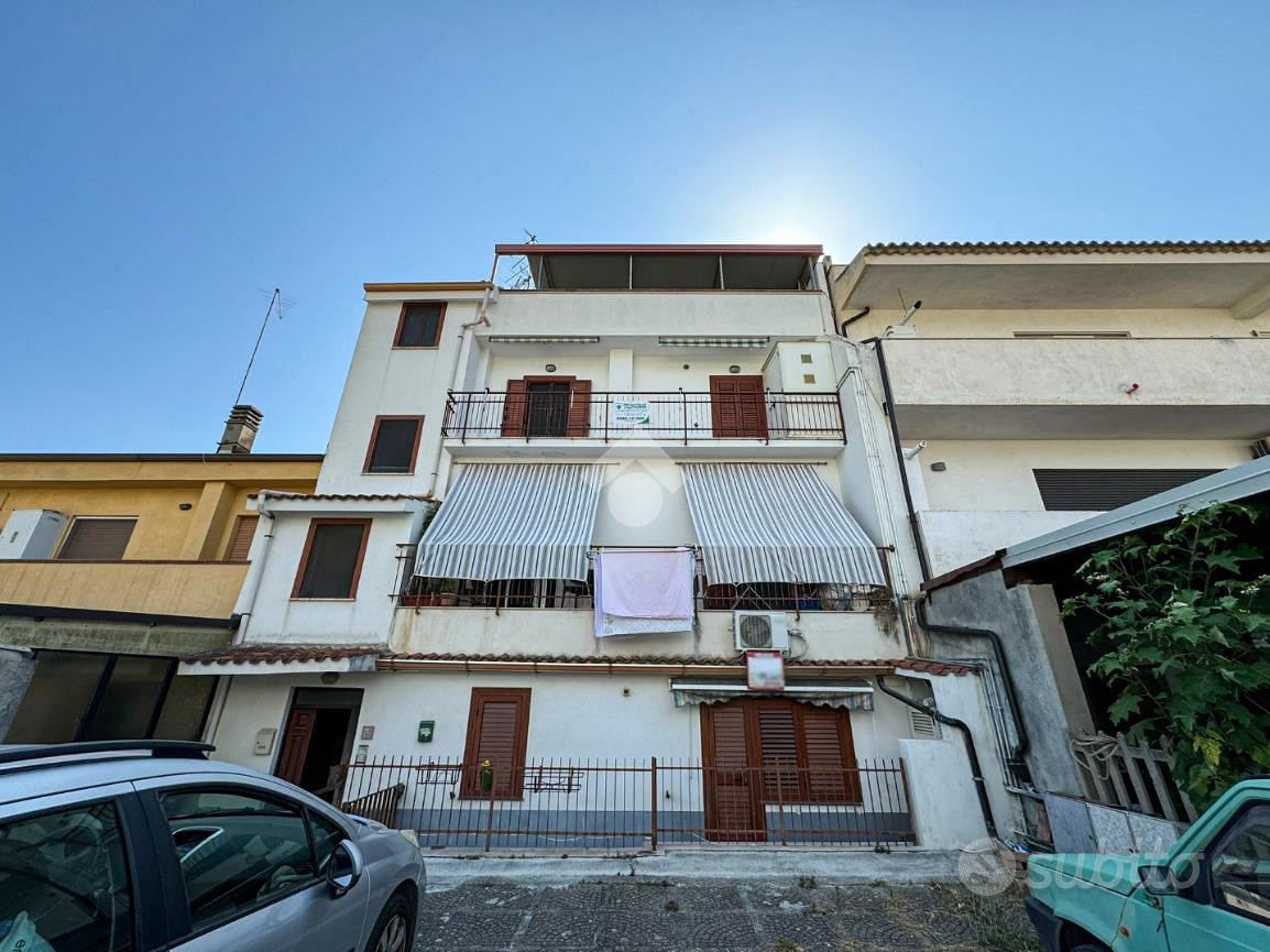 3 LOCALI A AMANTEA - Vista 2