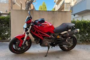 Monster 696