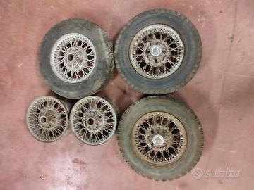 cerchi a raggi Borrani 